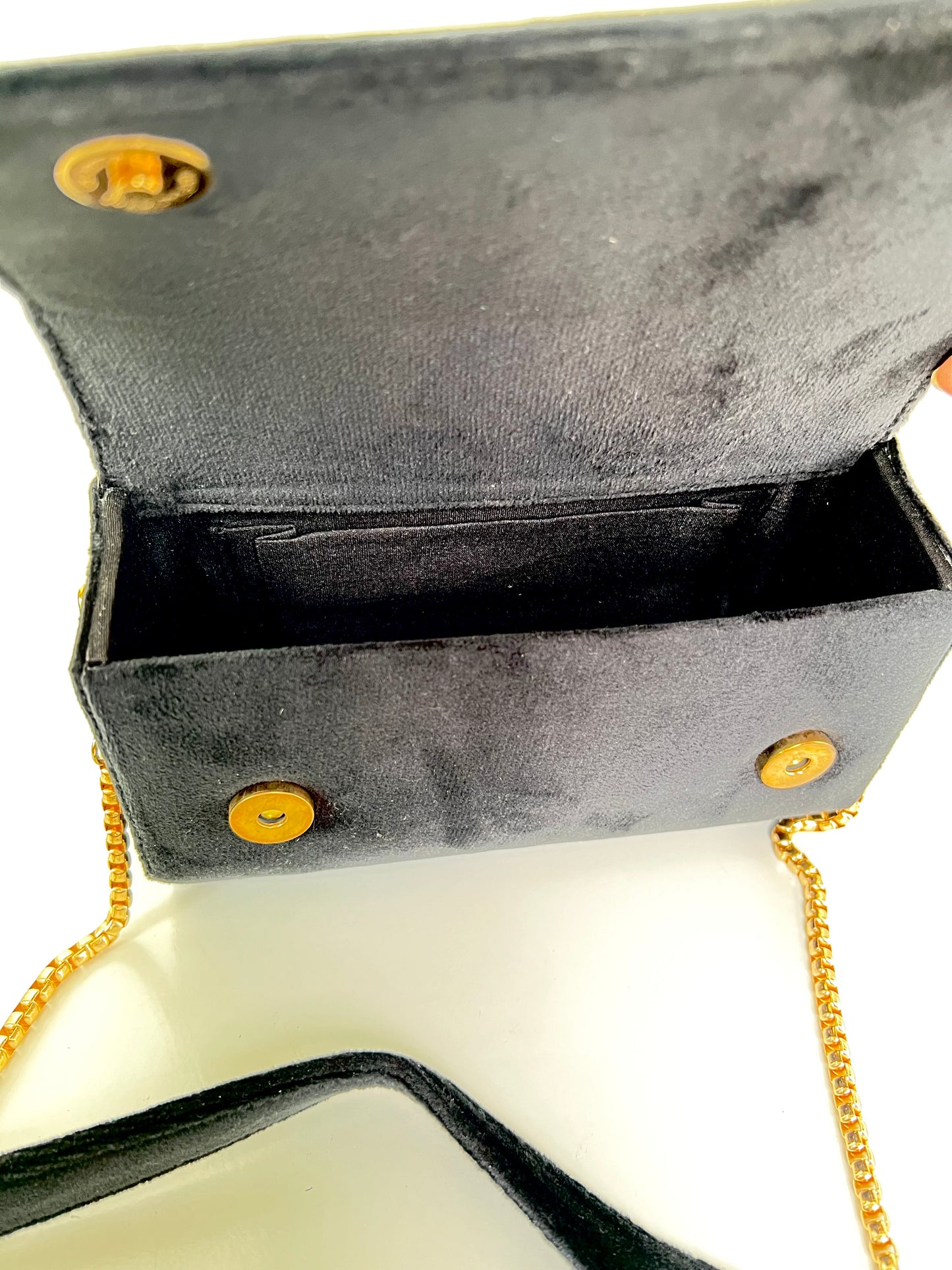 Embroidery clutch bag