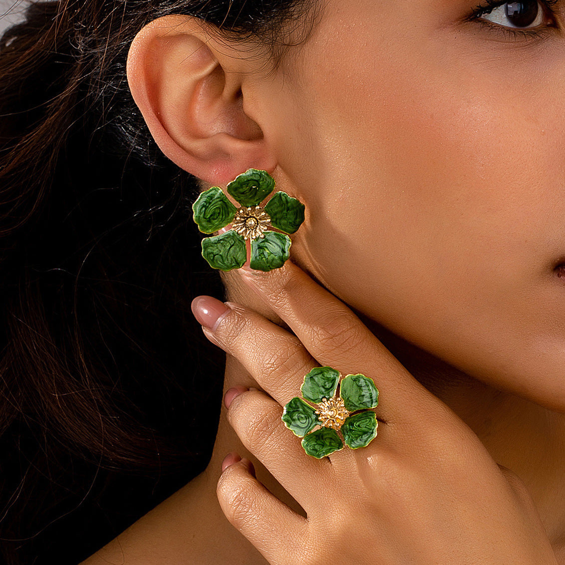 Elegant Green Floral Jewelry Set - Statement Earrings and Ring