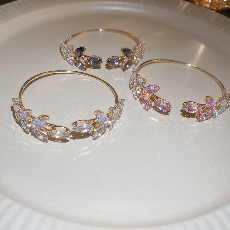 Elegant Gold-Plated Leaf Design Crystal Bracelet – Adjustable Party Wear Jewelry for Women