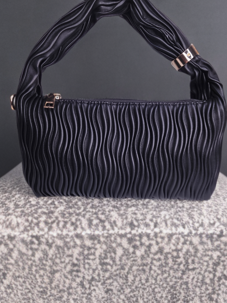 Black Wavy Textured Shoulder Bag for Women – Elegant Handheld & Chain Sling Bag