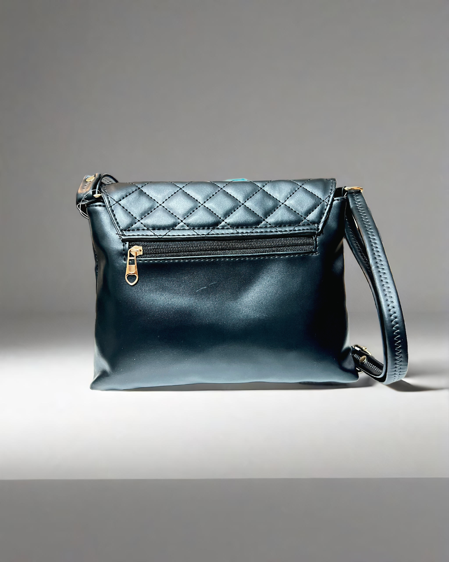 Midsize quilt bag with sling