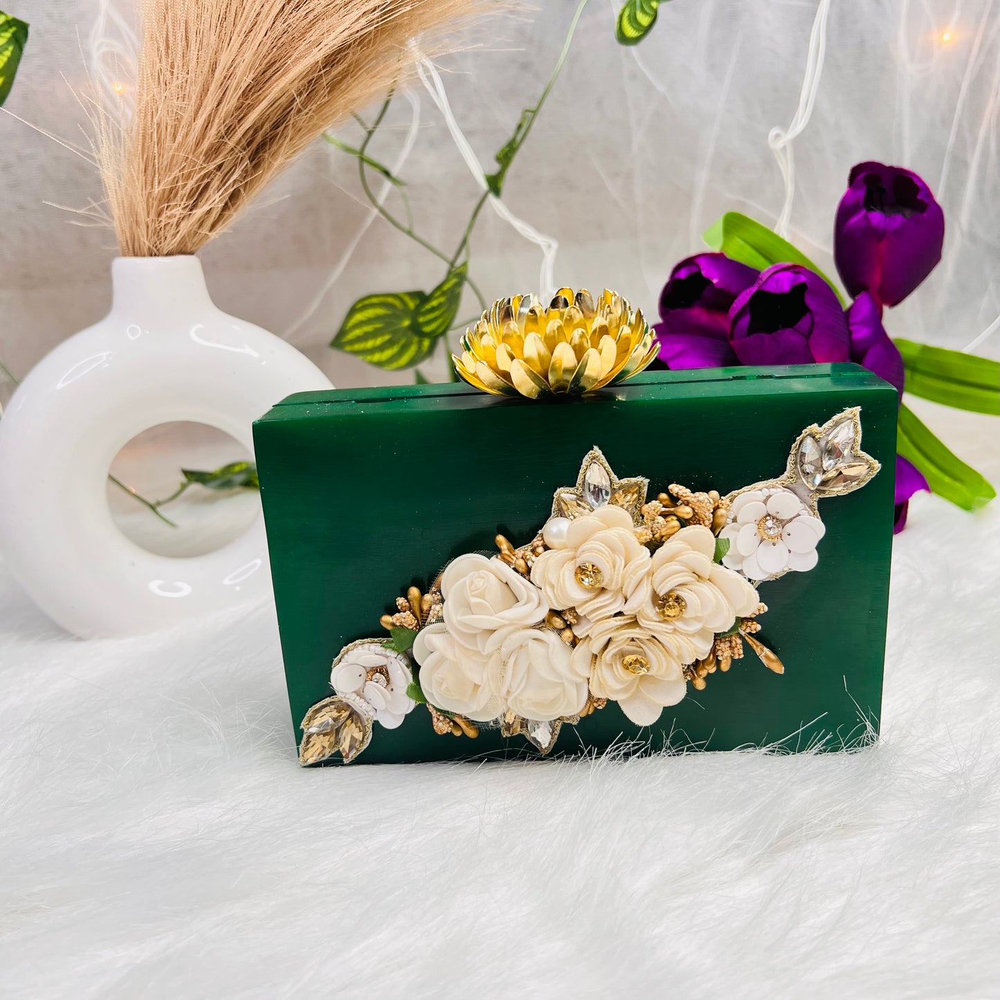Resin clutch with slings