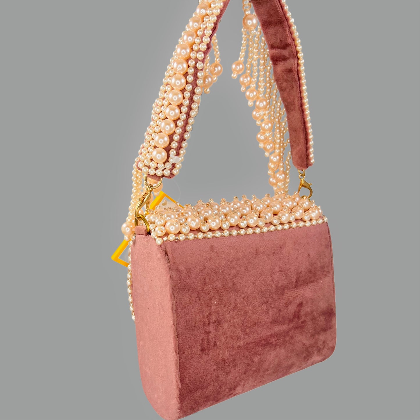 Mini pearl bag with tessle