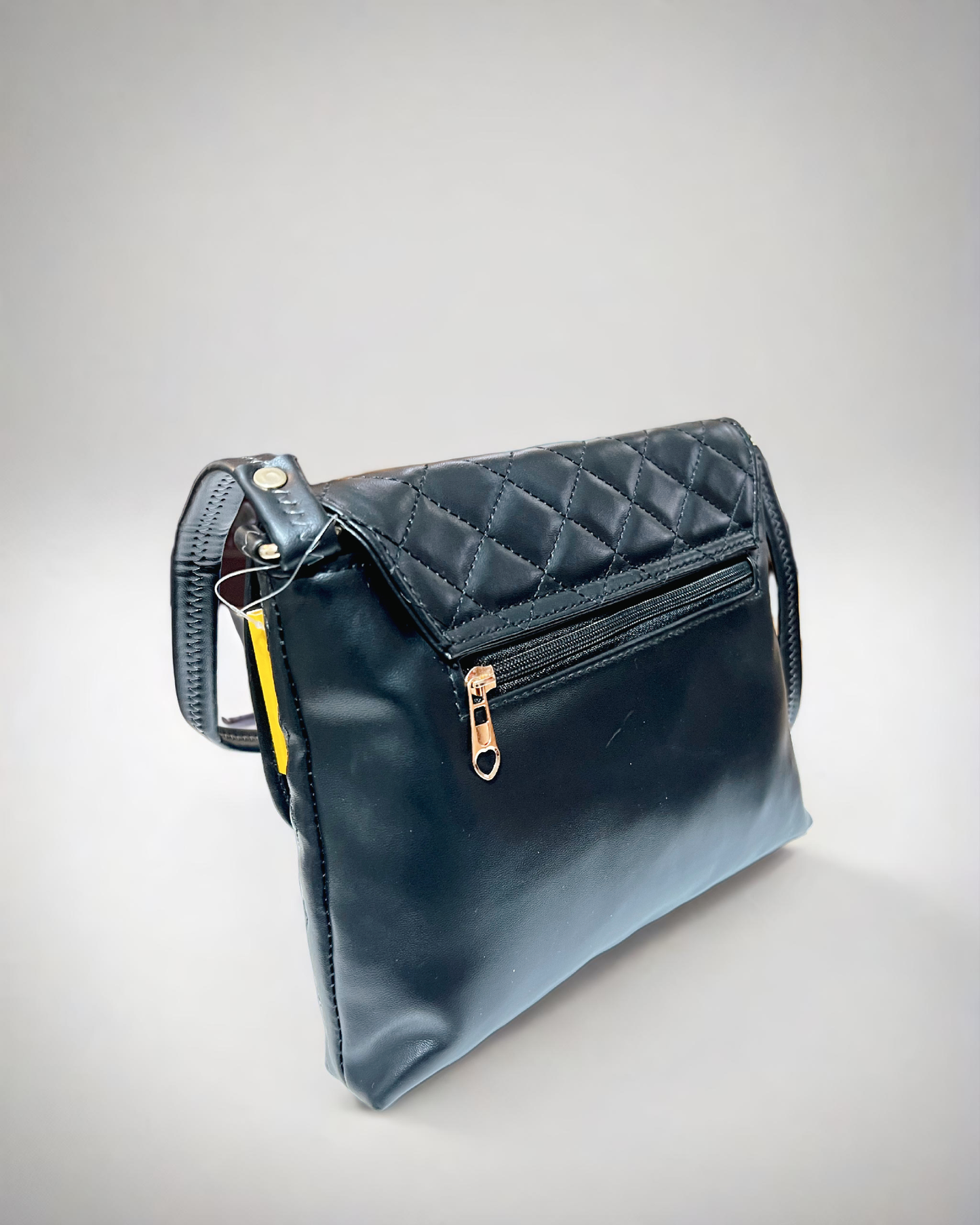 Midsize quilt bag with sling