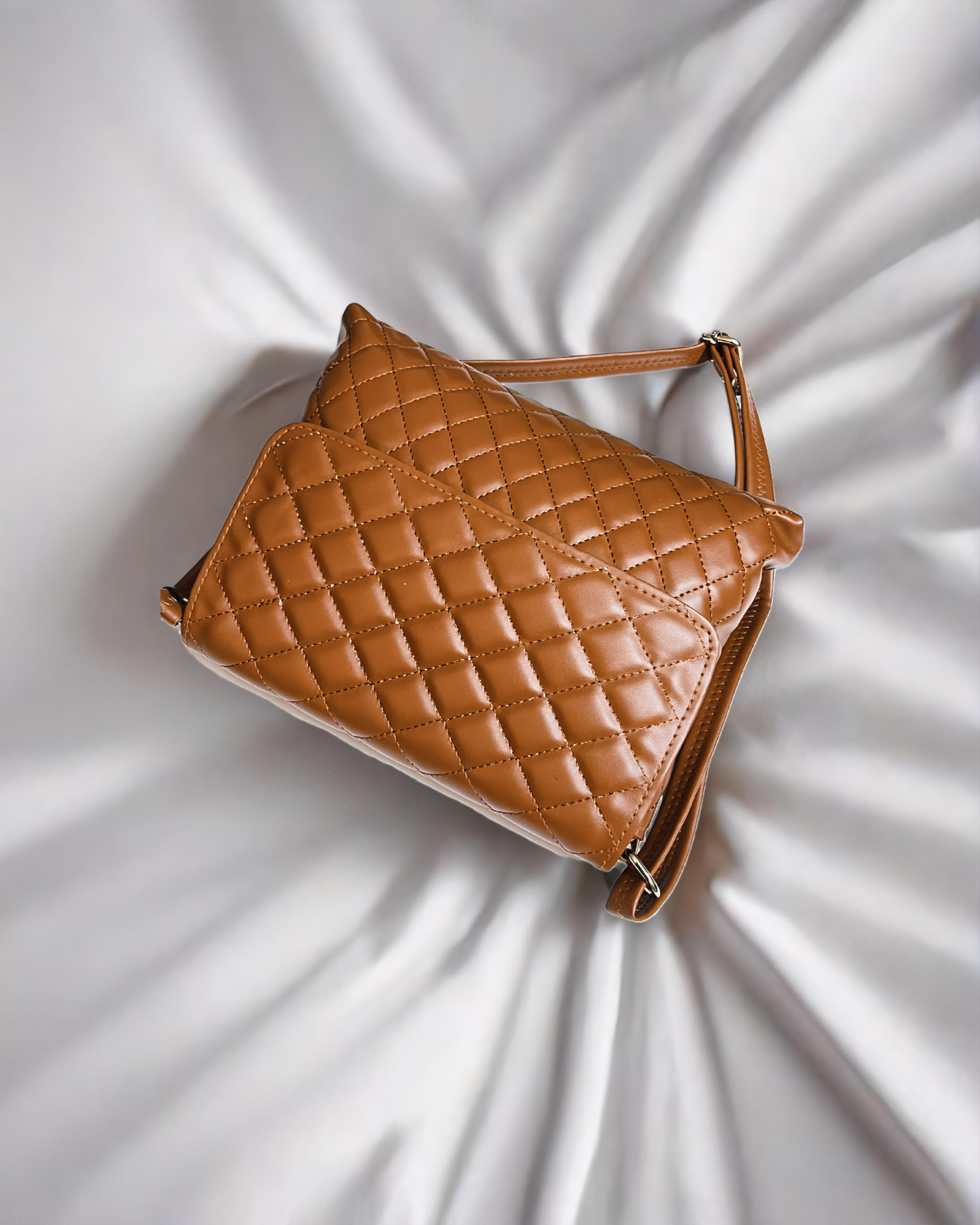 Midsize quilt bag with sling