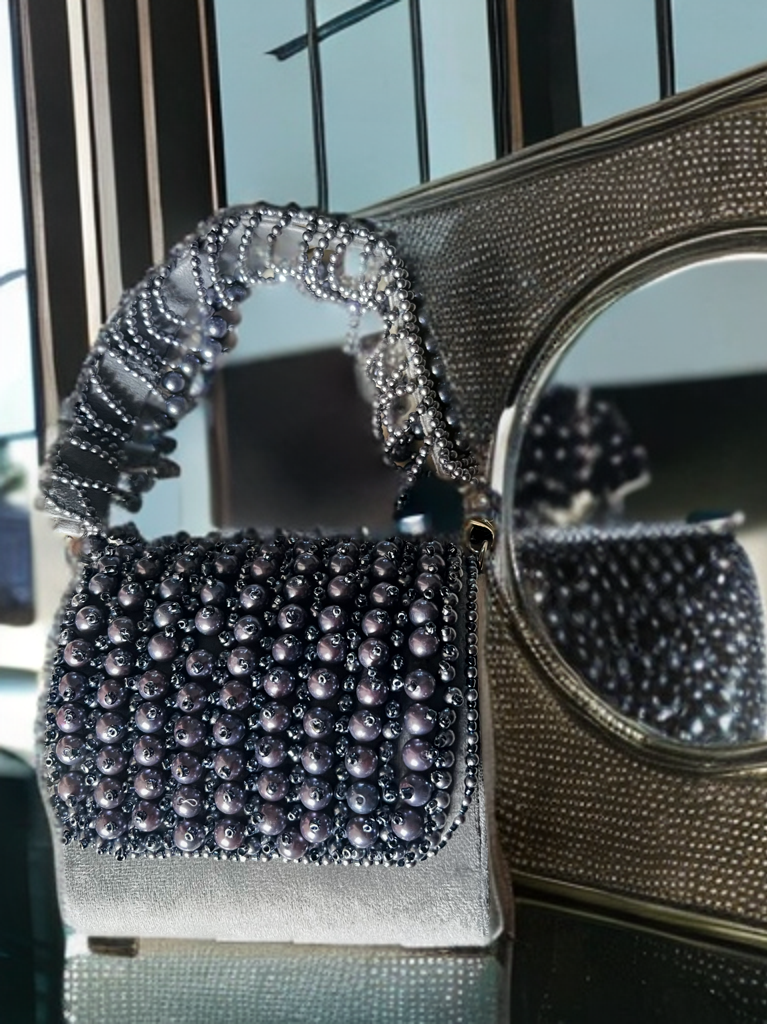 Mini pearl bag with tessle