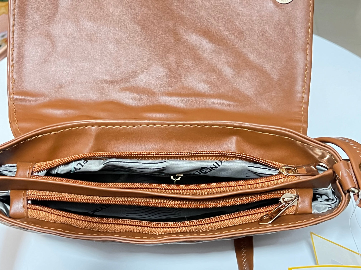 Midsize quilt bag with sling