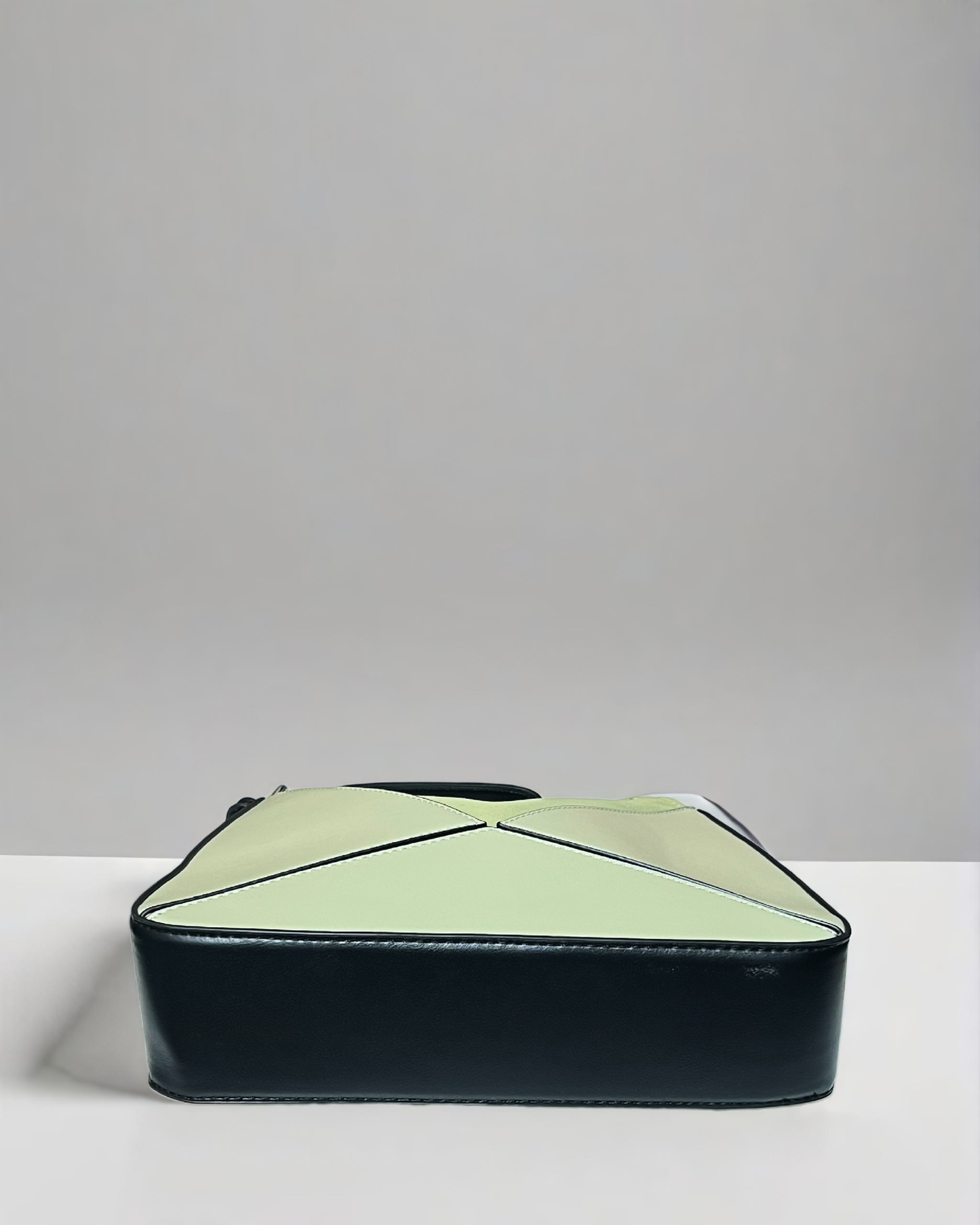 Women block design cross body bag