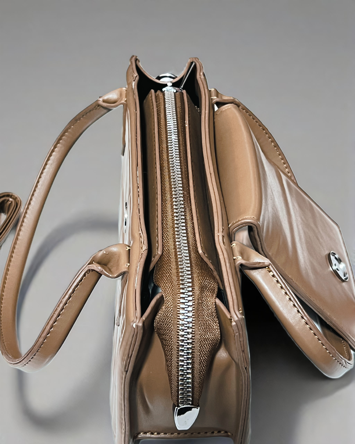 Classy women Handbag with scurf
