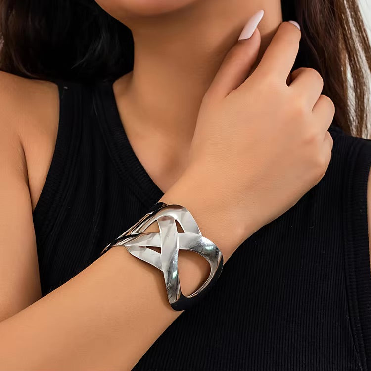 Elegant Gold and Silver Cuff Bracelets - Modern Statement Jewelry