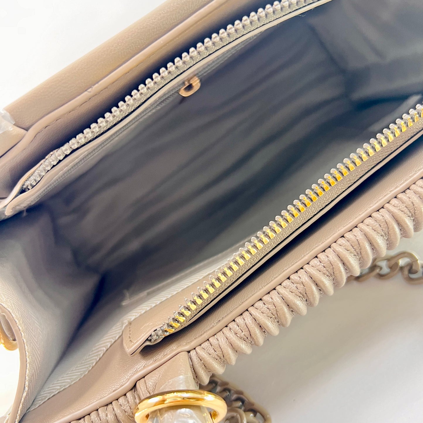 Women handbag with Onyx sling