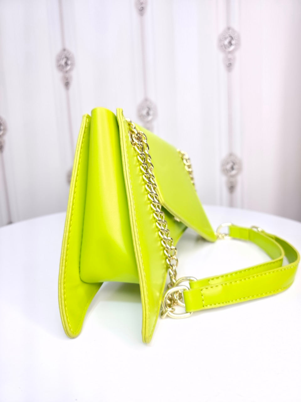 Western looks shoulder bag