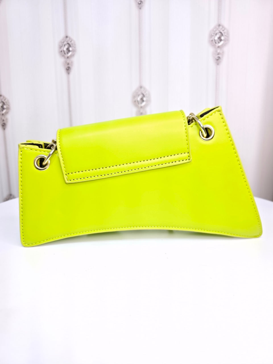 Western looks shoulder bag