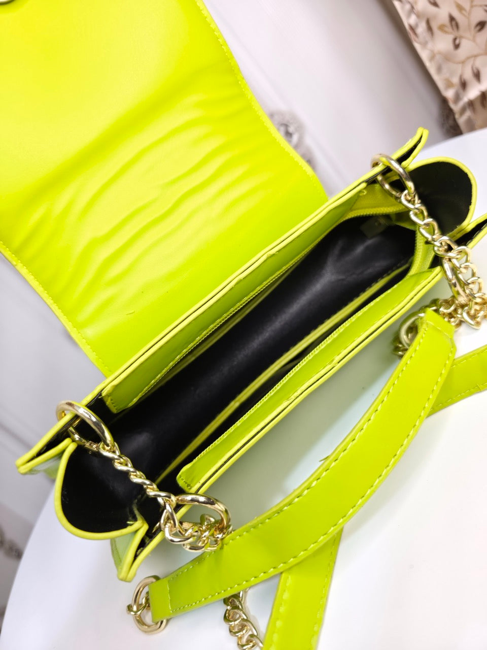 Western looks shoulder bag