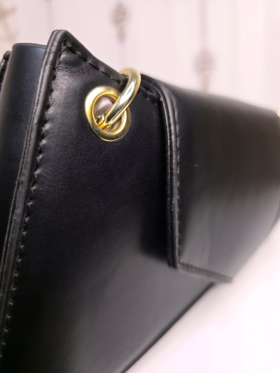 Western looks shoulder bag