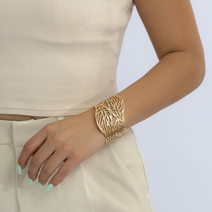 Elegant Gold Leaf Cuff Bracelet | Nature-Inspired Arm Jewelry