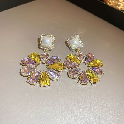 Elegant Emerald Green Crystal Dangle Earrings with Pearl Top