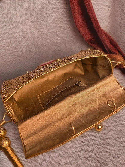 Stone work Noor clutch