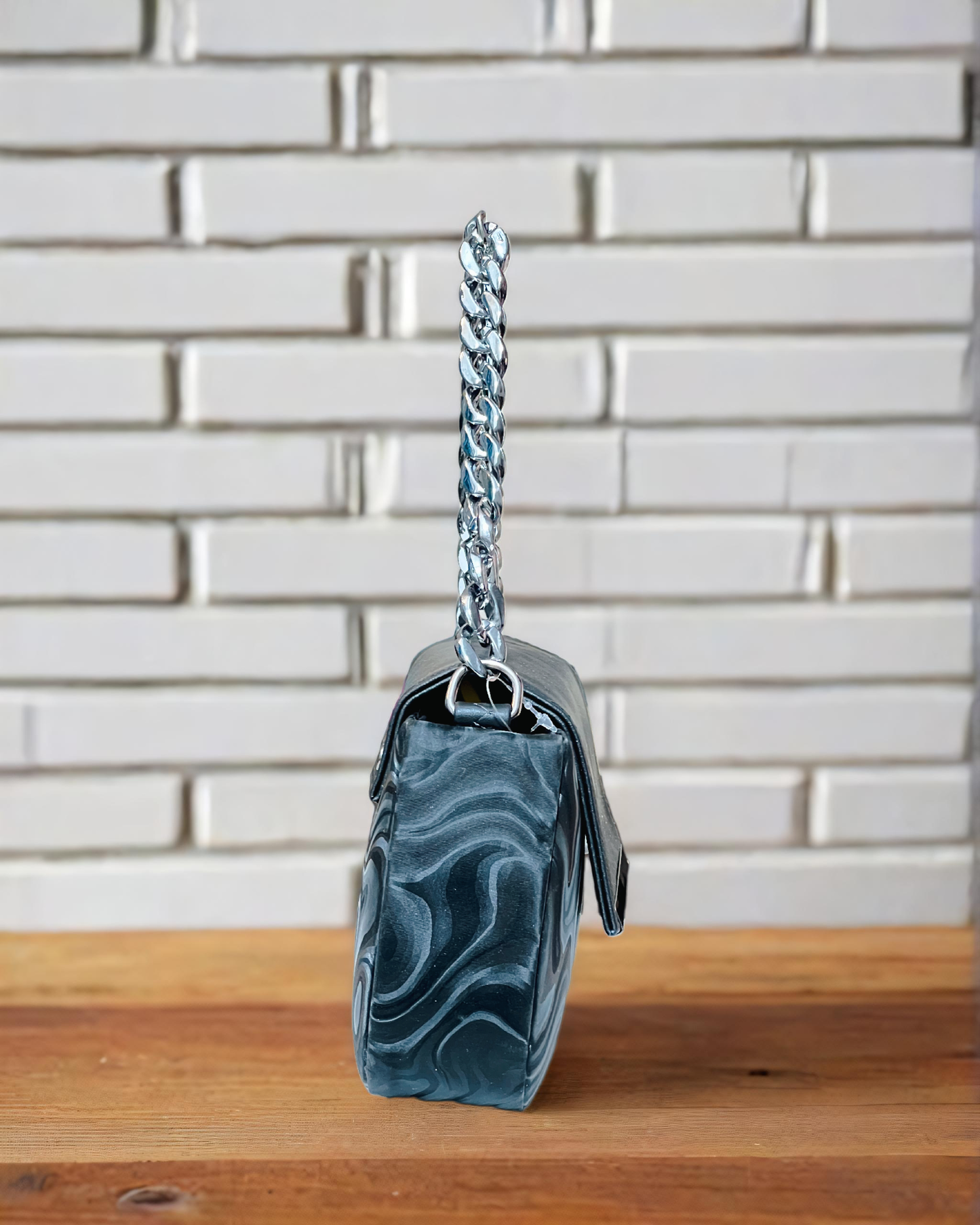 Chunnat printed sling bag