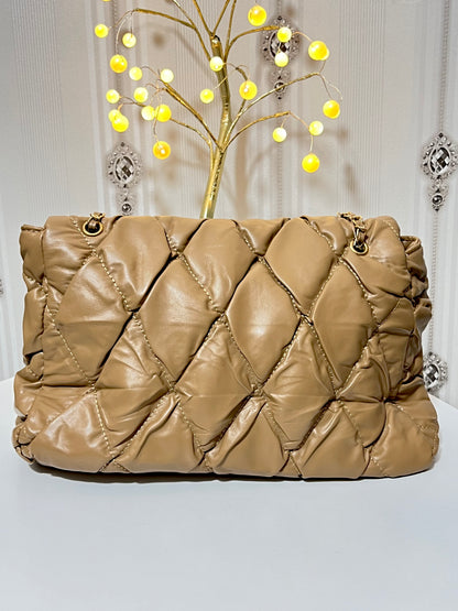 Bagmates Flower Lock Quilt Sling Bag