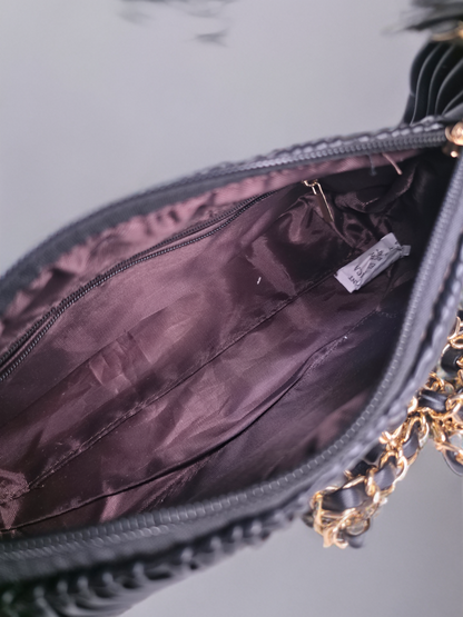 Black Wavy Textured Shoulder Bag for Women – Elegant Handheld & Chain Sling Bag