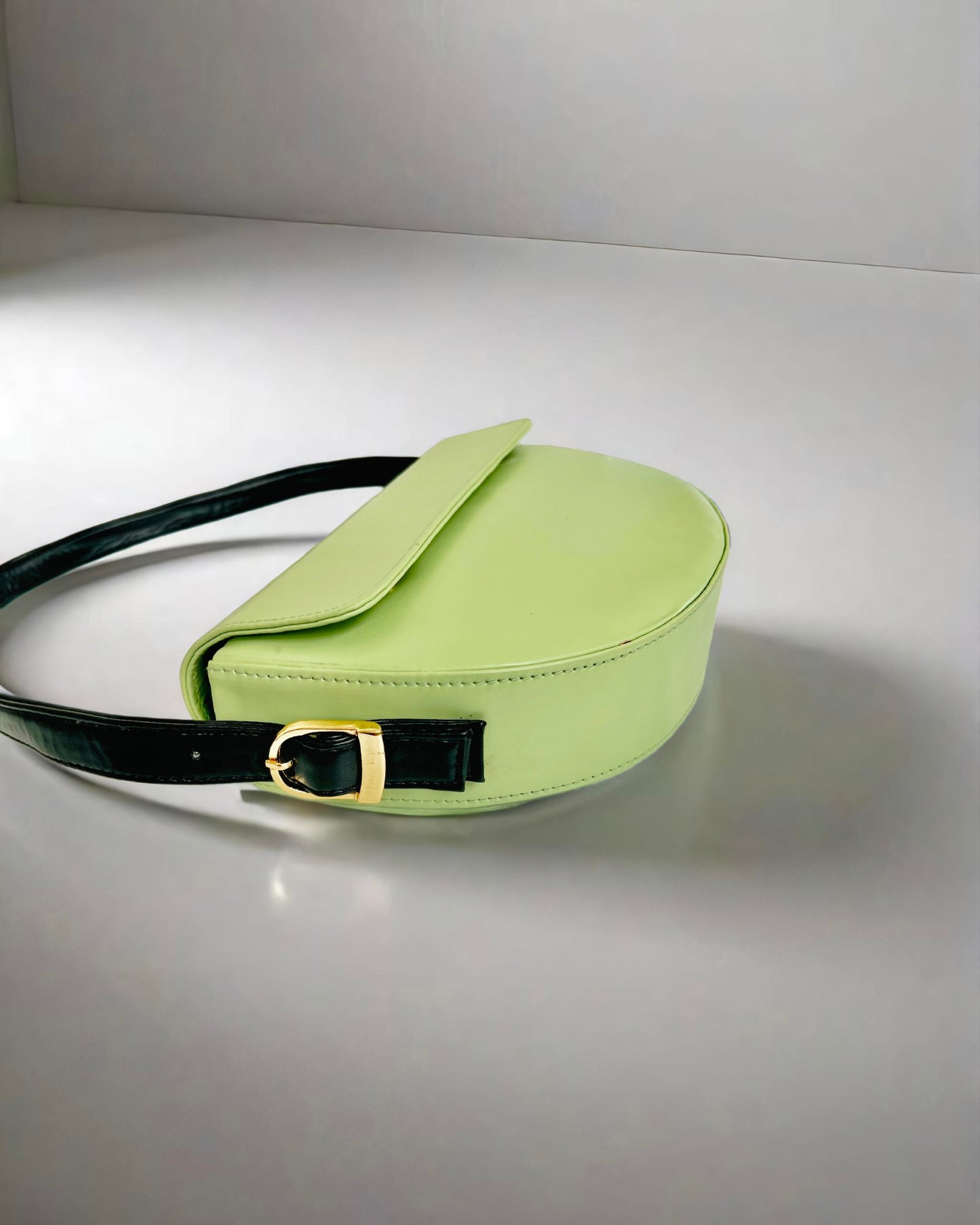 Big U flap handbag