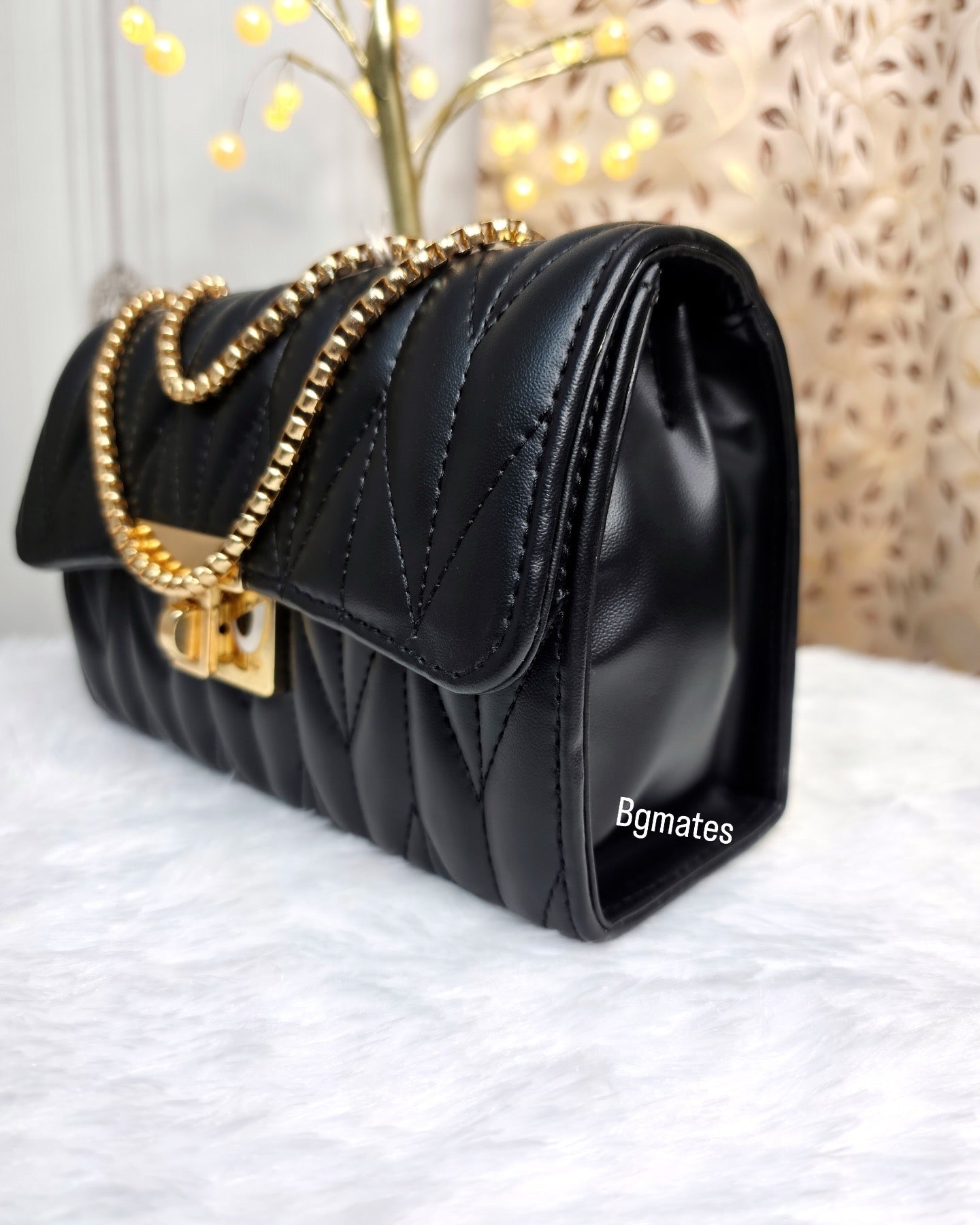 Soft leather shiny shoulder bag