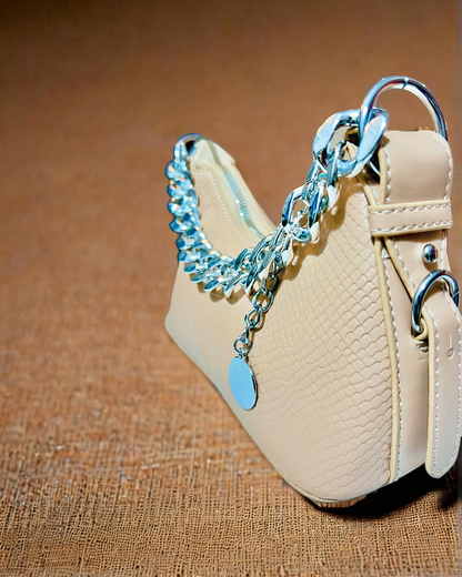 Women’s Broad Chain Sling bag