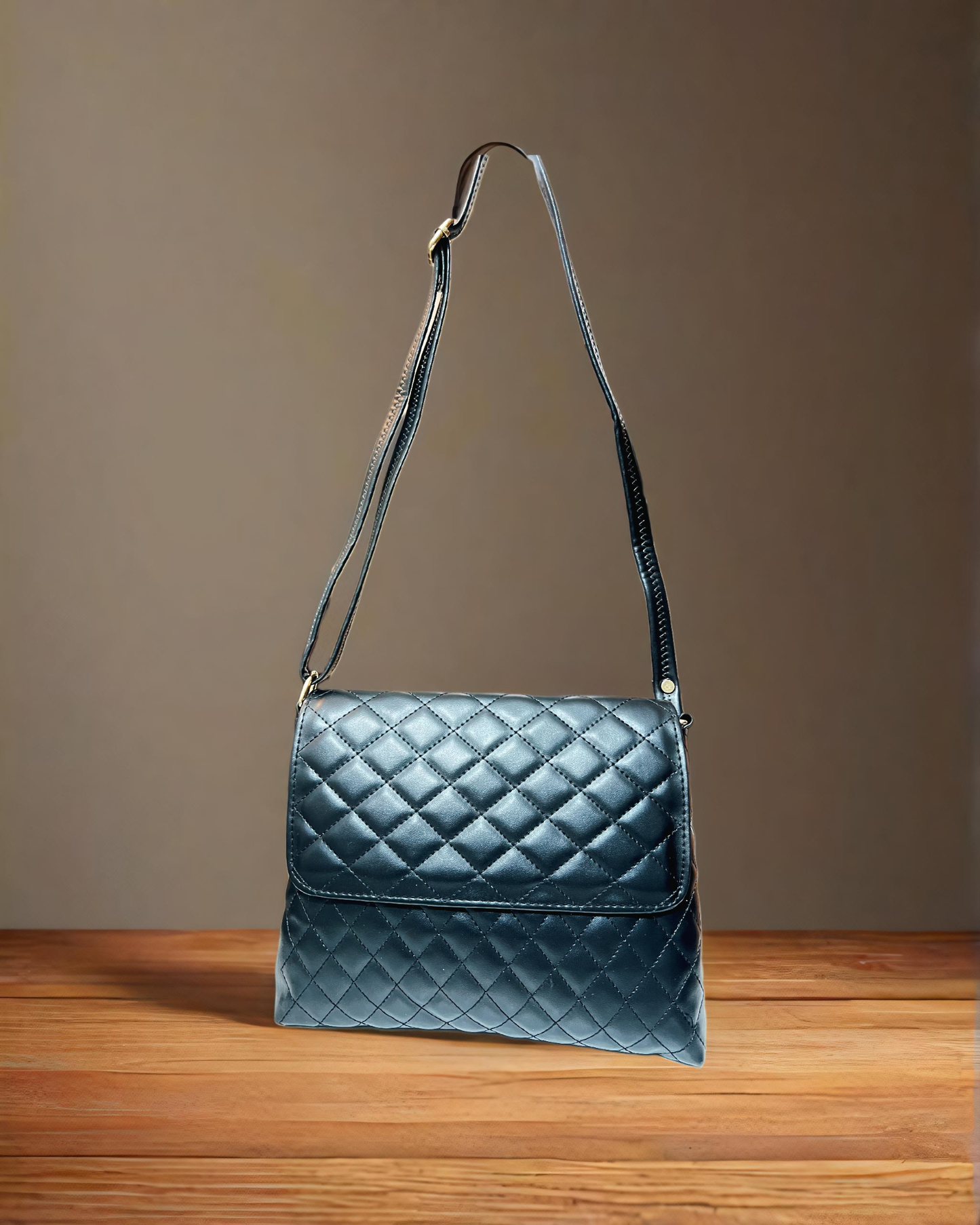 Midsize quilt bag with sling