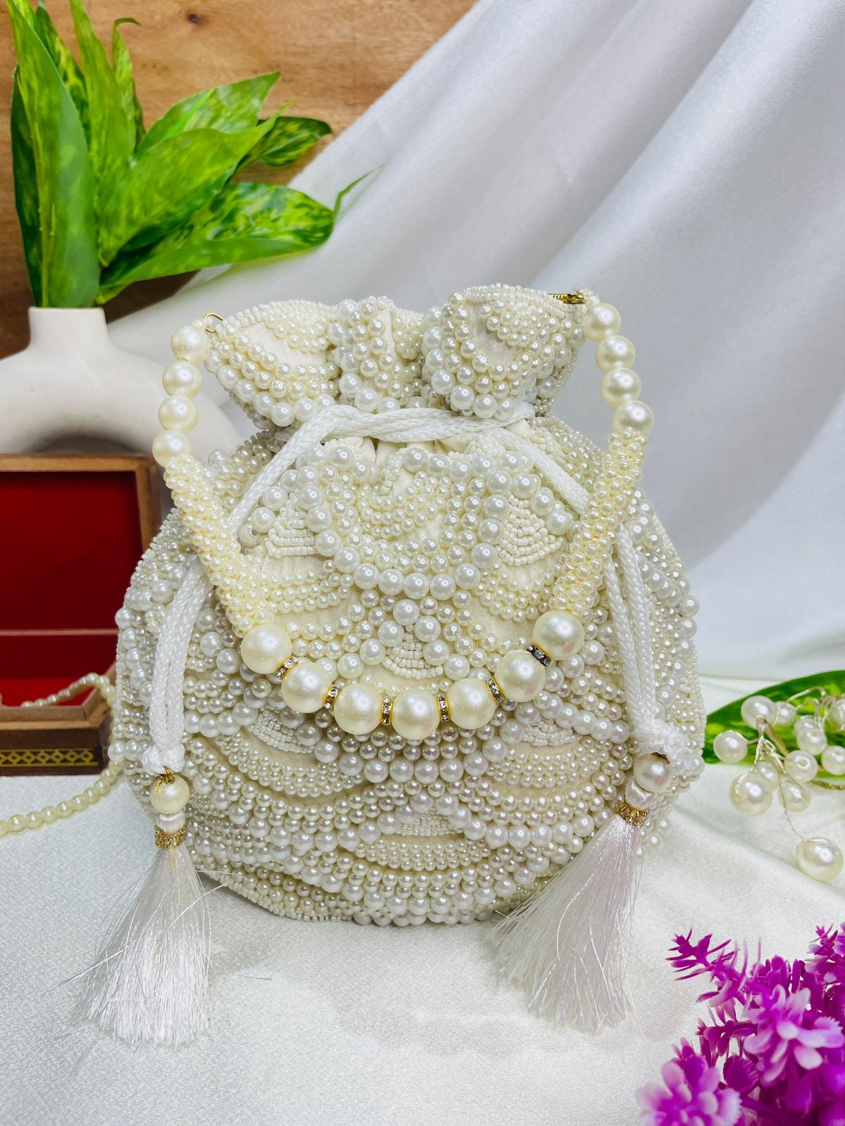 White pearl Potli