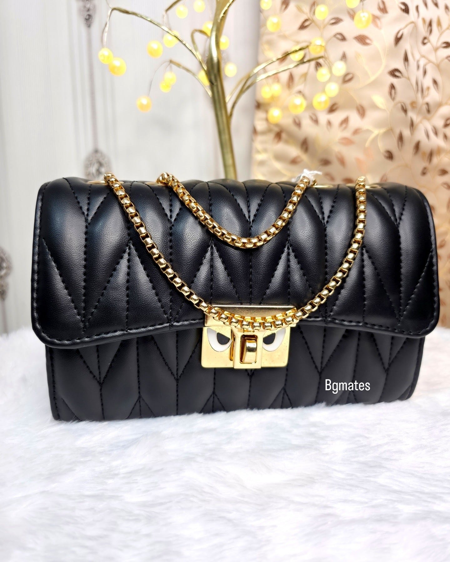 Soft leather shiny shoulder bag