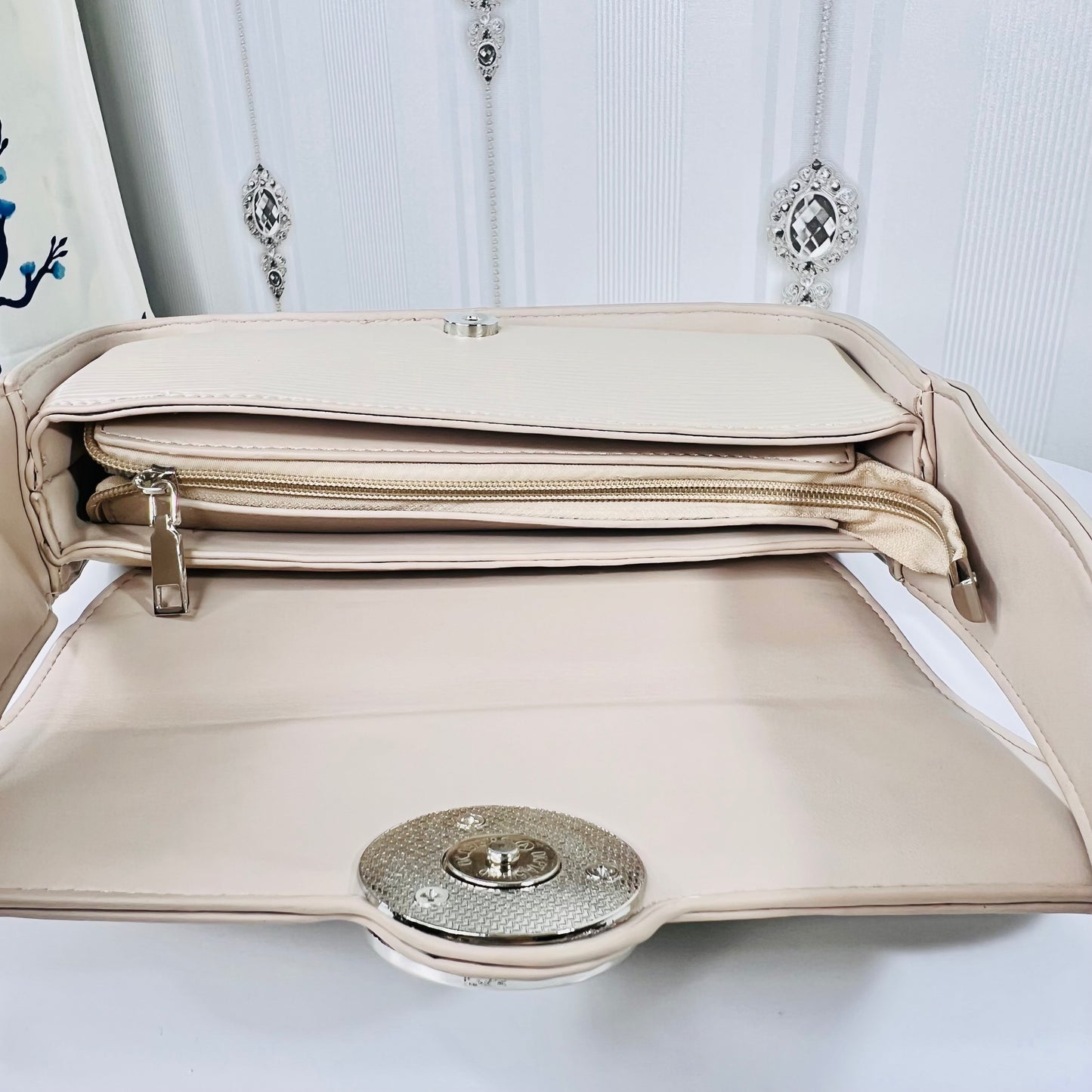Striped Beige leather shoulder bag
