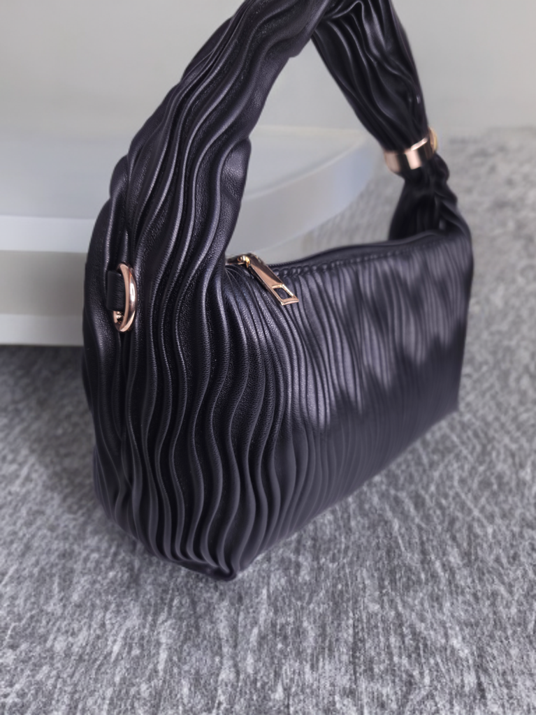 Black Wavy Textured Shoulder Bag for Women – Elegant Handheld & Chain Sling Bag