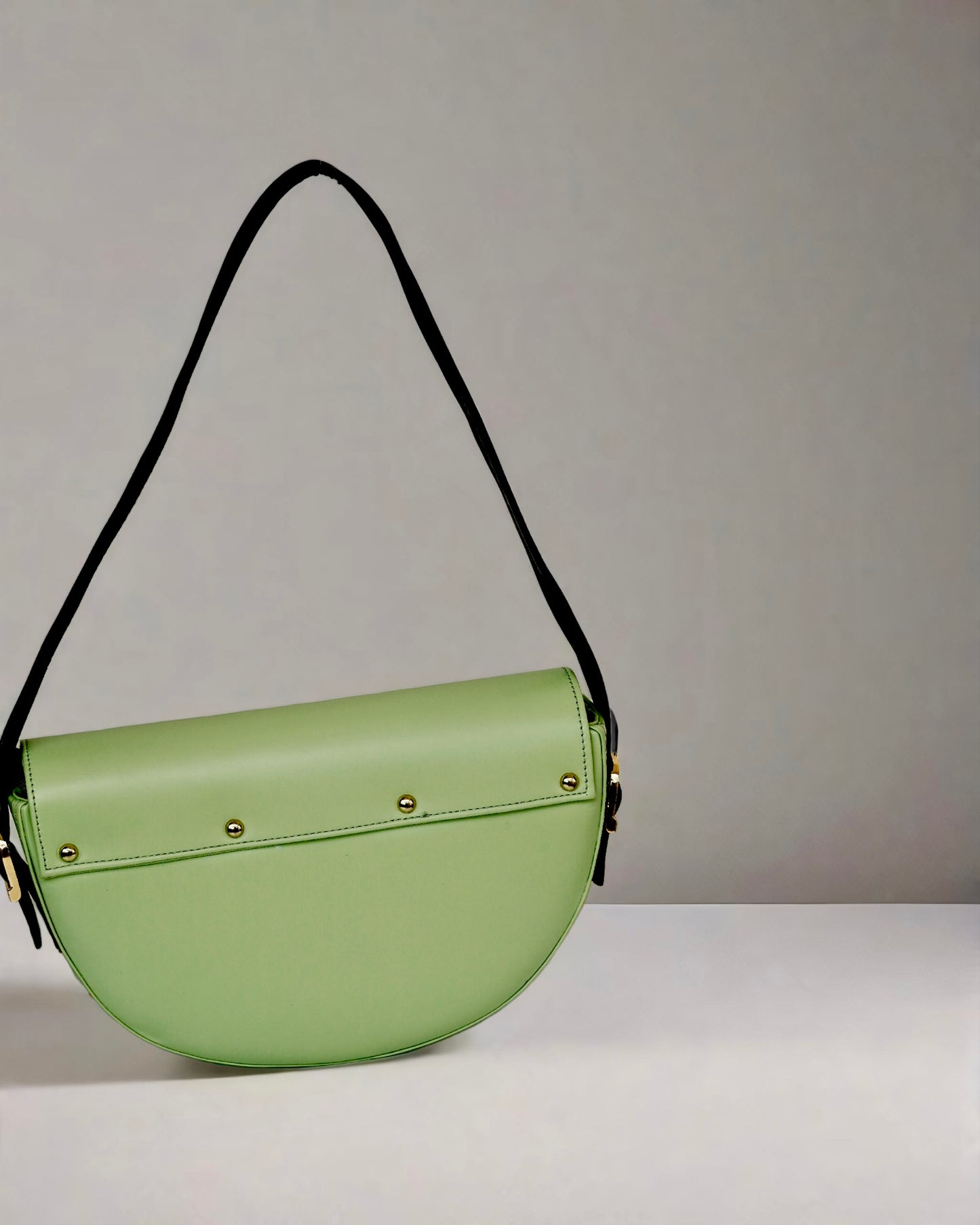 Big U flap handbag