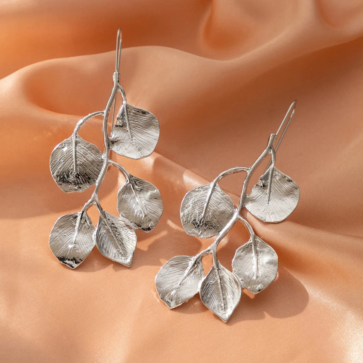 Hot Selling New Retro Creative Metal Leaf Pendant Earrings Women Fashionable and Elegant Stainless Steel Earrings