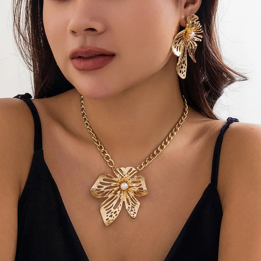 Fashion Jewelry Women's Exaggerated Large Flower Necklace Metal Chain Hollow Flower Necklace Set