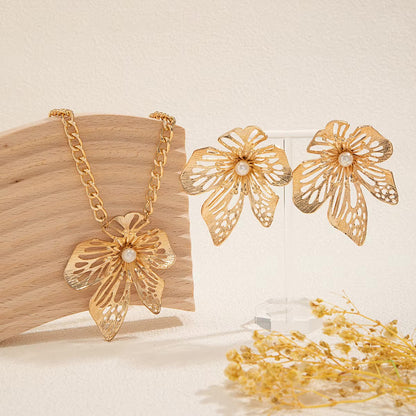 Fashion Jewelry Women's Exaggerated Large Flower Necklace Metal Chain Hollow Flower Necklace Set