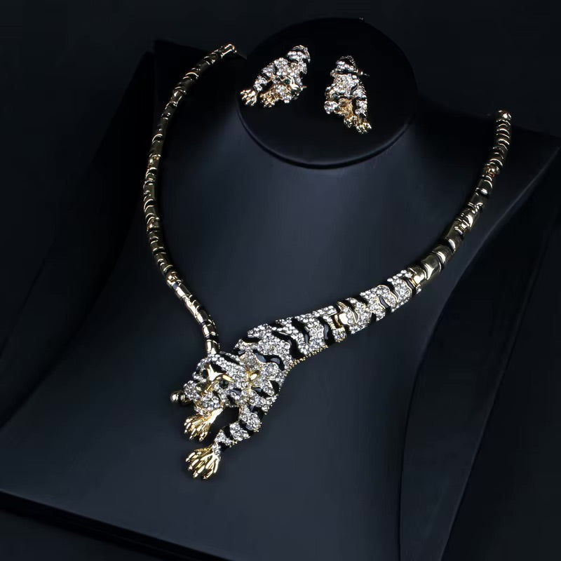 Hip Hop Gold-plated Necklace Zircon Covered Leopard Necklace Earring Bracelet Sets