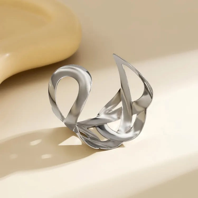 Elegant Gold and Silver Cuff Bracelets - Modern Statement Jewelry