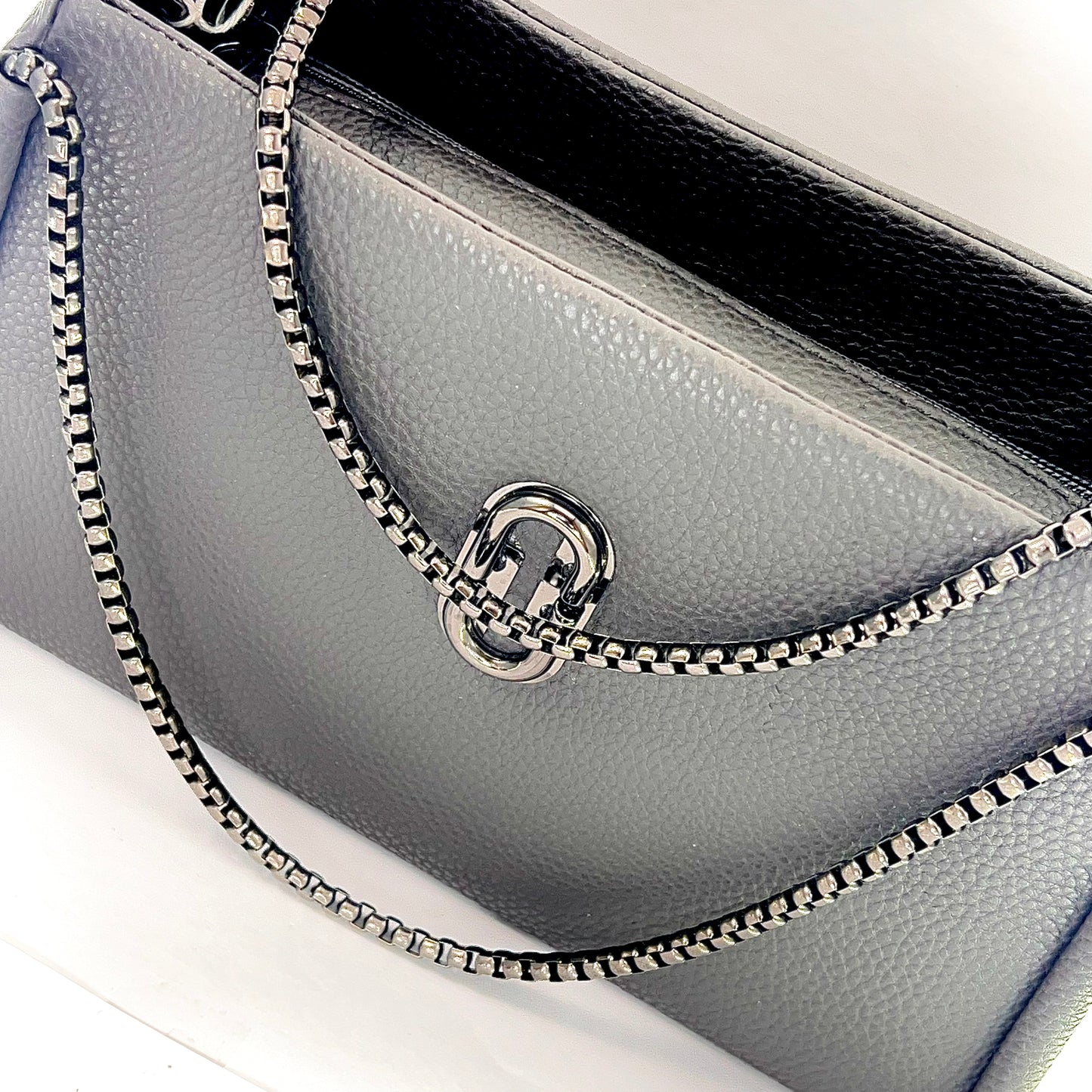 Onyx sling