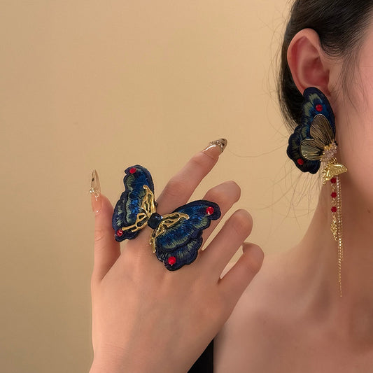 Elegant Embroidered Butterfly Statement Ring - Blue & Gold