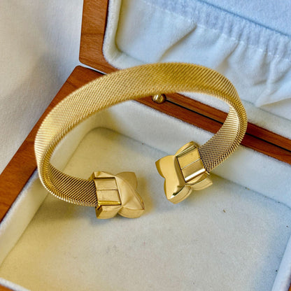 Clover Mesh Cuff Bracelet with Mother of Pearl & Black Onyx | Gold-Tone Finish