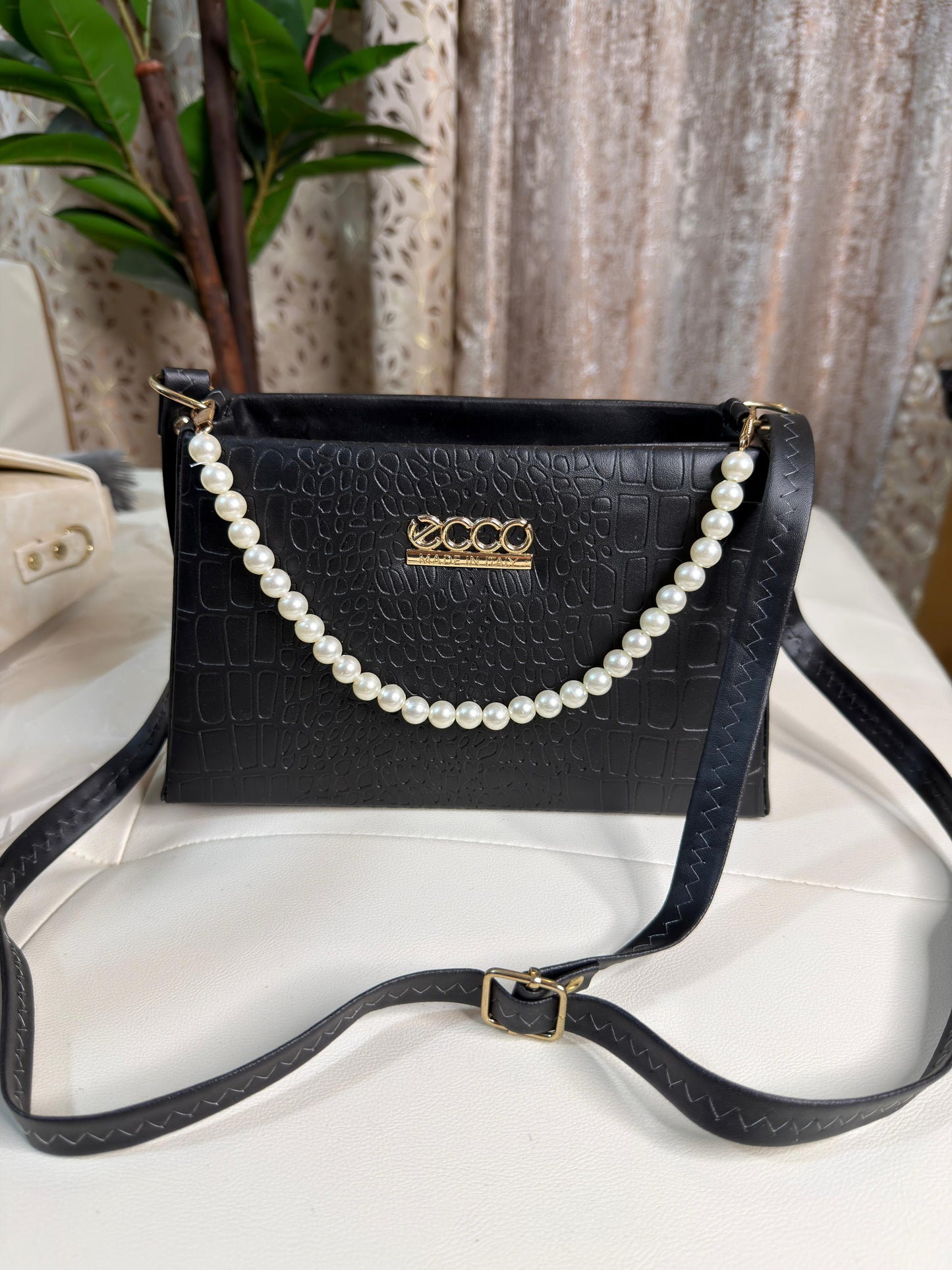 Chic Taupe Croc-Embossed Shoulder Bag with Adjustable Strap