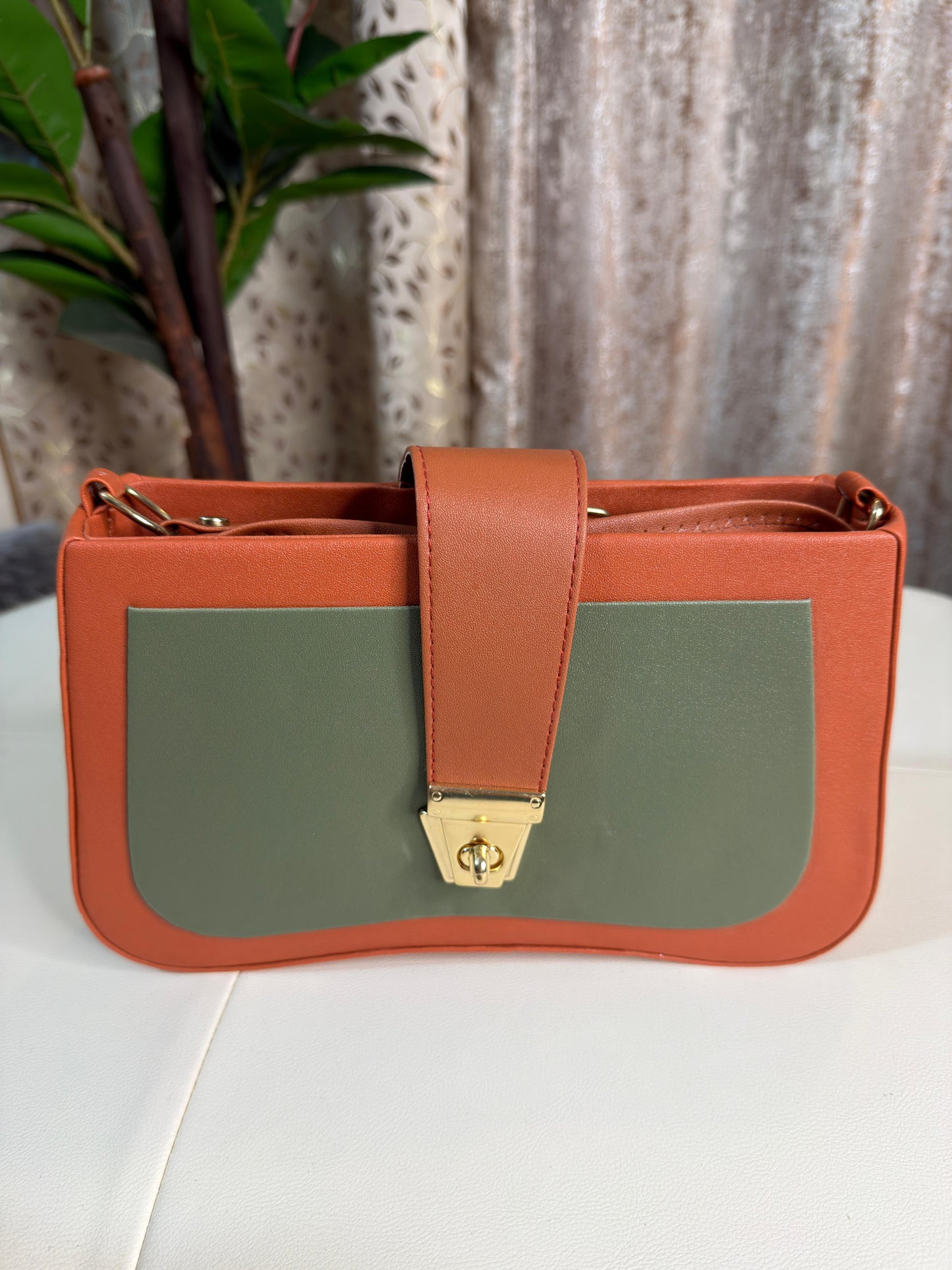 Chic Two-Tone Crossbody Bag with Gold-Tone Clasp