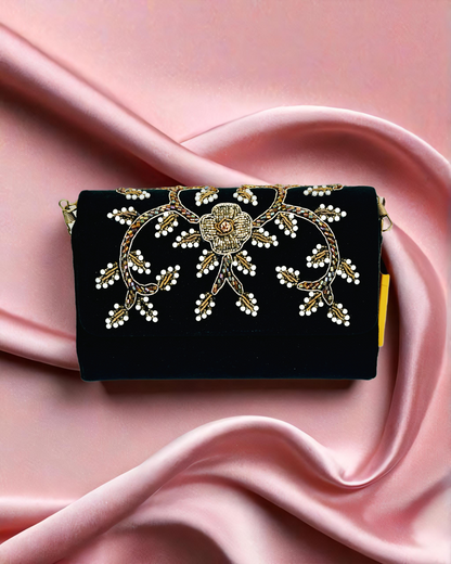 Embroidery clutch bag