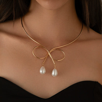 Elegant Gold Bow Pearl Choker Necklace | Chic Modern Design
