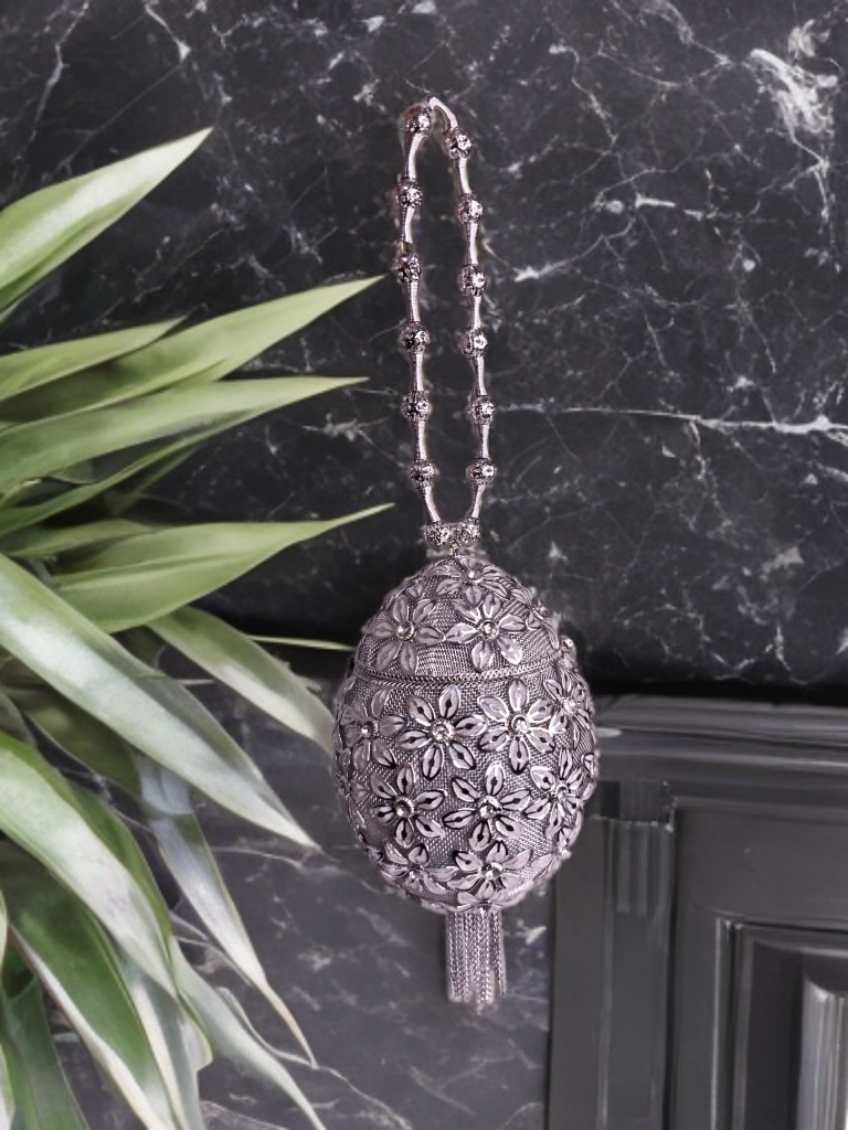 Small sized silver Noor Potli round