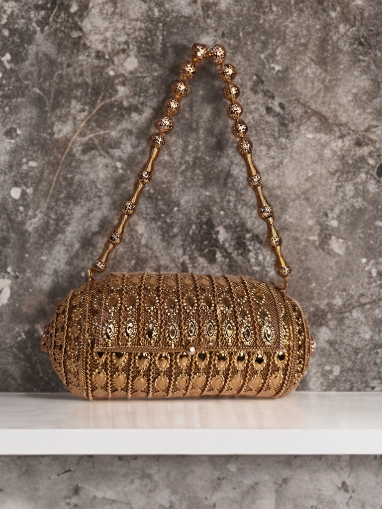 Oval shaped Noor clutch - design 1